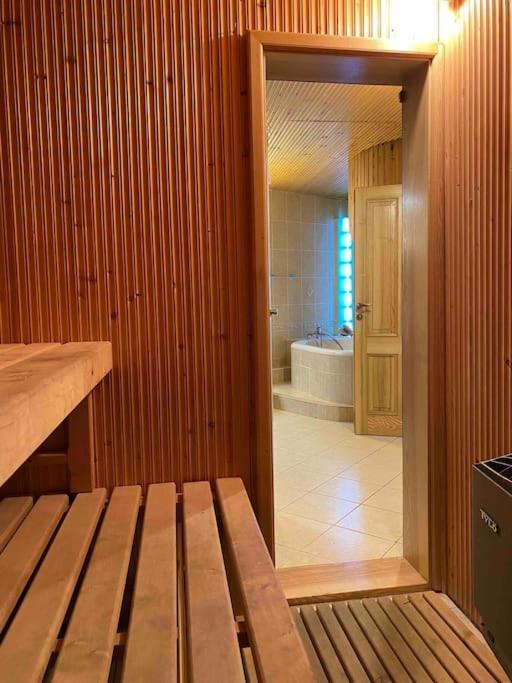 Rooftop 180M2 Loft With Private Sauna, Bratislava Exteriér fotografie